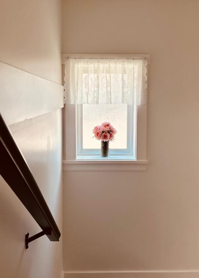 2Br 1.5Ba Full Kitchen Private Guest House - Free Parking - Central Location Ванкувър Екстериор снимка