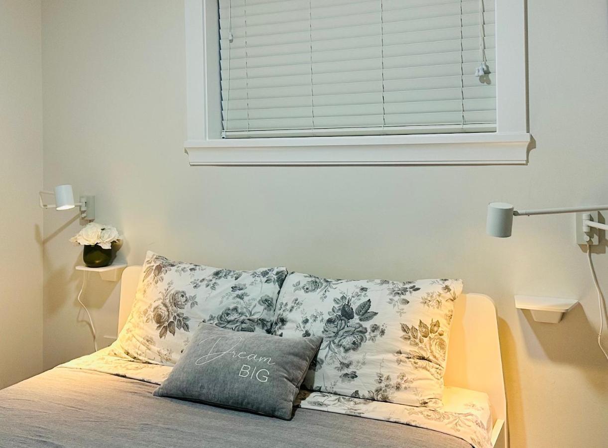 2Br 1.5Ba Full Kitchen Private Guest House - Free Parking - Central Location Ванкувър Екстериор снимка