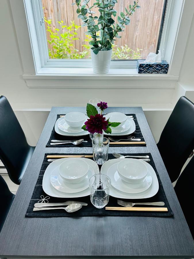 2Br 1.5Ba Full Kitchen Private Guest House - Free Parking - Central Location Ванкувър Екстериор снимка