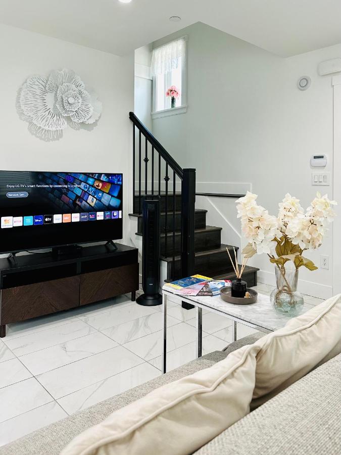 2Br 1.5Ba Full Kitchen Private Guest House - Free Parking - Central Location Ванкувър Екстериор снимка