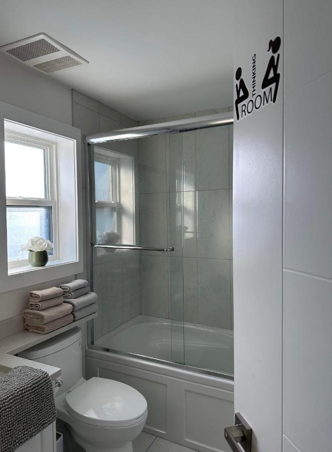 2Br 1.5Ba Full Kitchen Private Guest House - Free Parking - Central Location Ванкувър Екстериор снимка